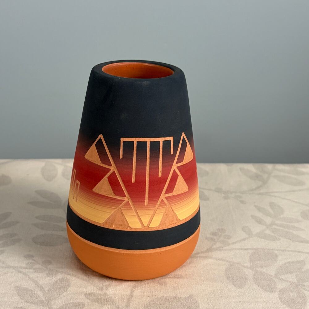 Jeanne High Elk Sioux Pottery Vase Signed Lakota Native American Art 6"